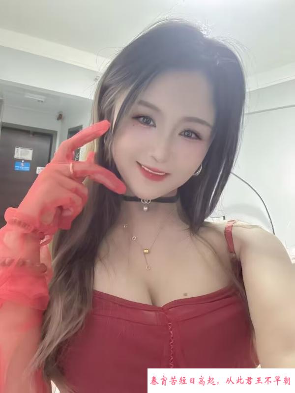 发掘的白嫩制服小妞 第2张