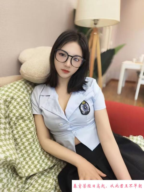 眼镜美女彤彤 第1张
