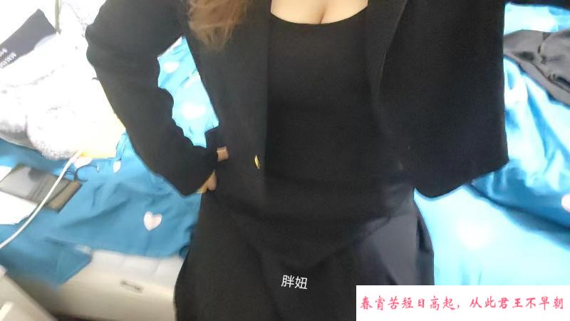 大胸坦克 第1张