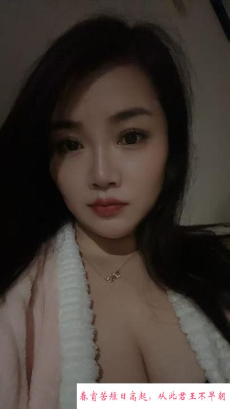 服装店老板娘 第1张