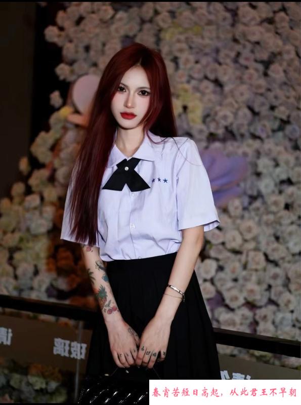 高挑纹身女菜菜 第3张