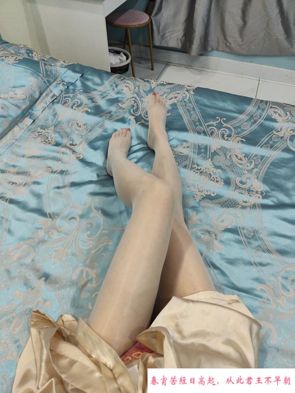 中项长腿小姐姐 第4张