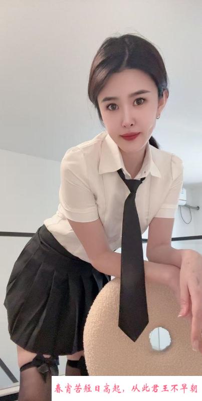 小北服务型美眉 第3张