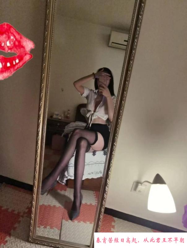 身材苗条腿长老师 第2张
