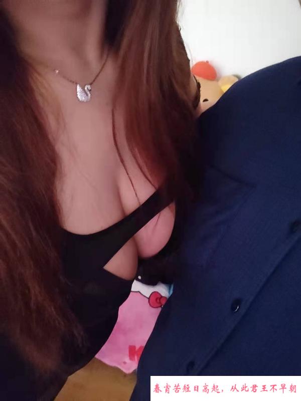 瑶海喷水熟女芳欣 第1张