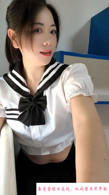 黑丝风骚熟女 第2张