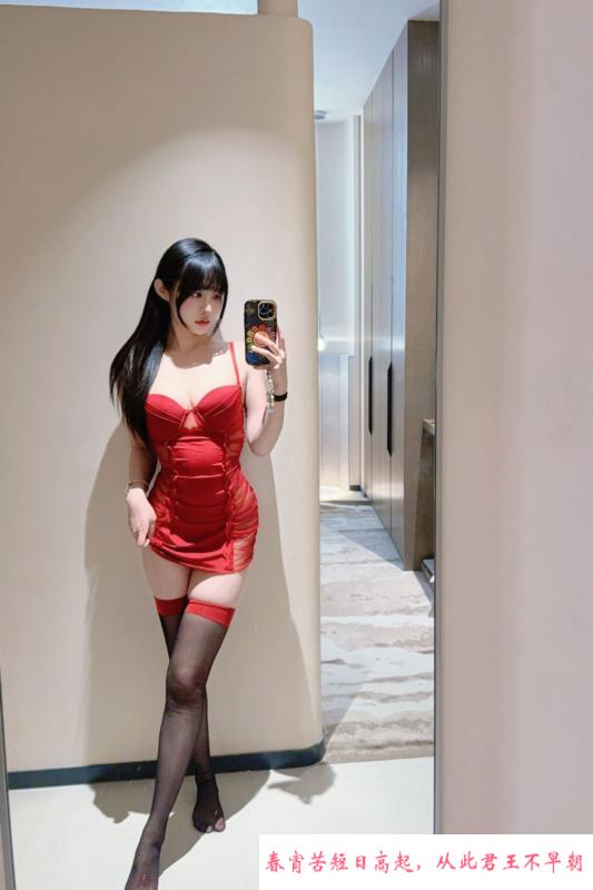 长腿细腰美女小团团 第3张