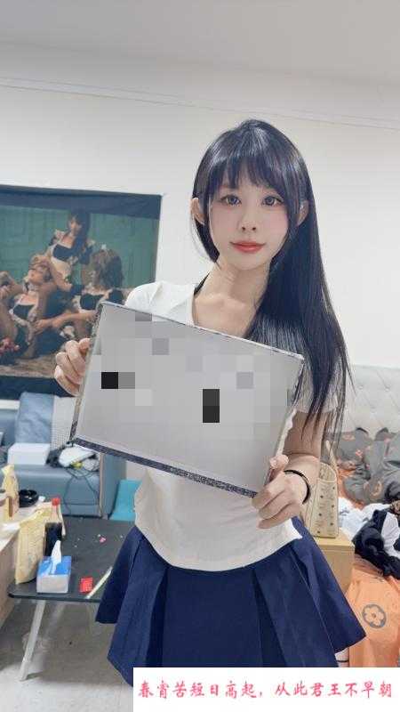 长腿细腰美女小团团 第4张