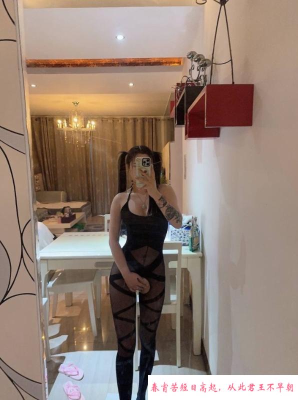 丝袜女王西西 第3张