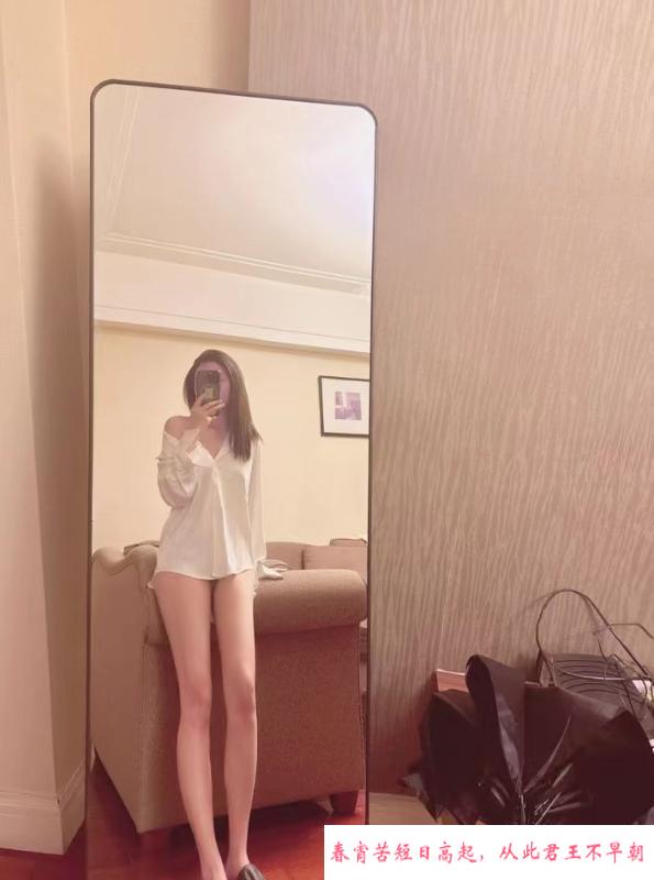 性感制服真真 第3张