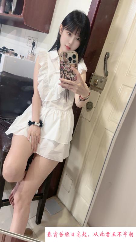 白虎琪琪身材不错 第3张