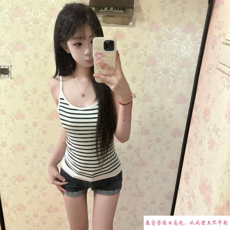 小巧玲珑型三点粉嫩妹 第3张