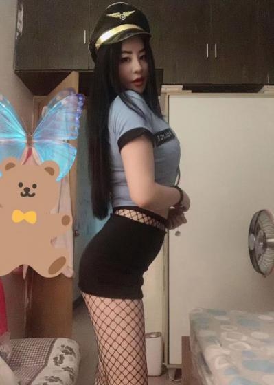 海珠区制服超多的Sisi 第3张