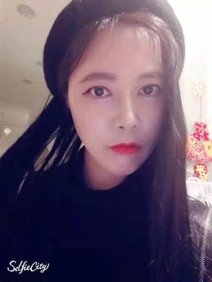 罗湖区大长腿小姐姐服务型妹子 第1张