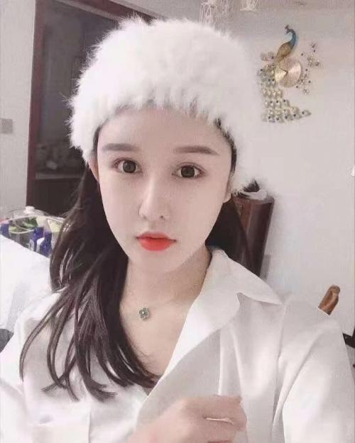 滨江区撩人的大长腿妹子 第2张