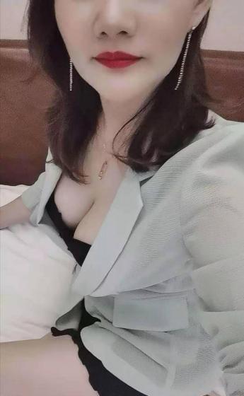 天河区肉感少妇 第2张