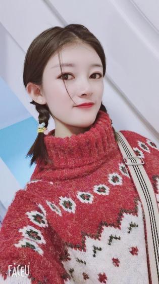 回锅的苗条白净的小可爱 第1张
