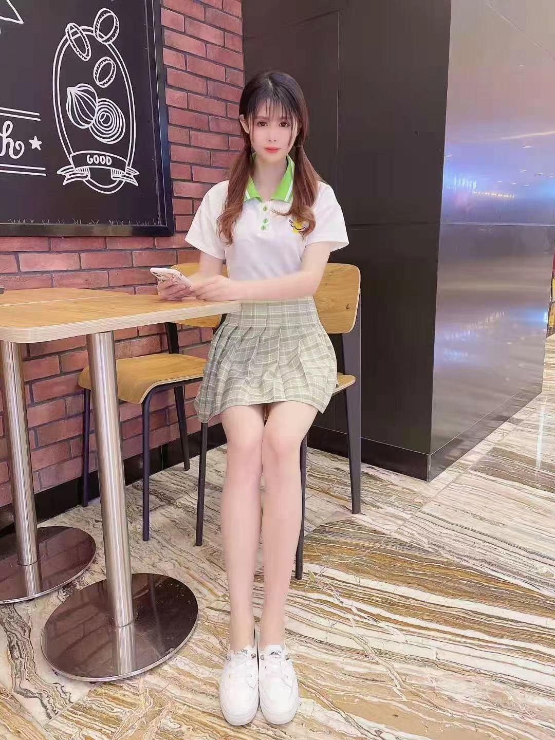 才出校门的妹妹，短开，水多，紧，插入爽到爆 第1张