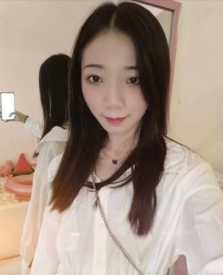 沙尾地铁站附近00后小姐姐 第2张