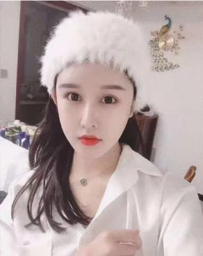 撩人的大长腿妹子 第1张