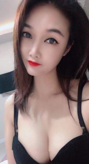 身材超赞的御姐 第1张