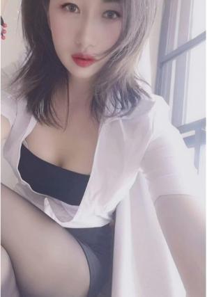 万达附近兔子妹妹 第1张