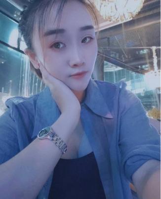 南山地铁站的小姐姐 第1张