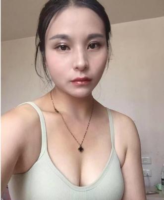 汉口火车站附近小巧妹子 第1张