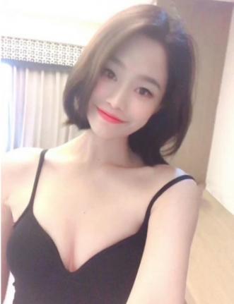 一个大长腿妹子 第1张