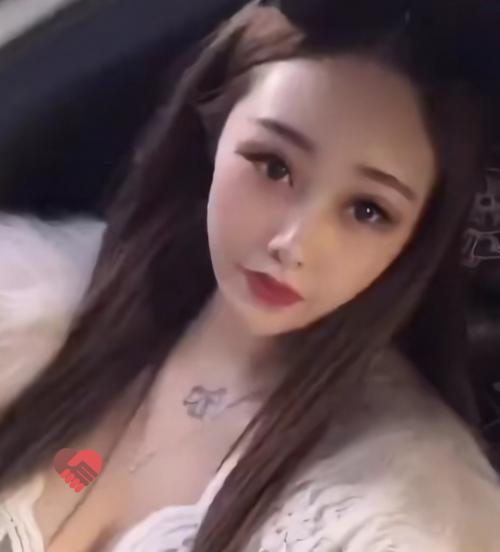 2000年妹子听话可爱言听计从 第2张