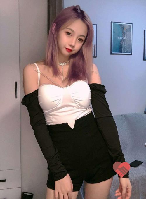放假值得一品的嫩妺子 第1张