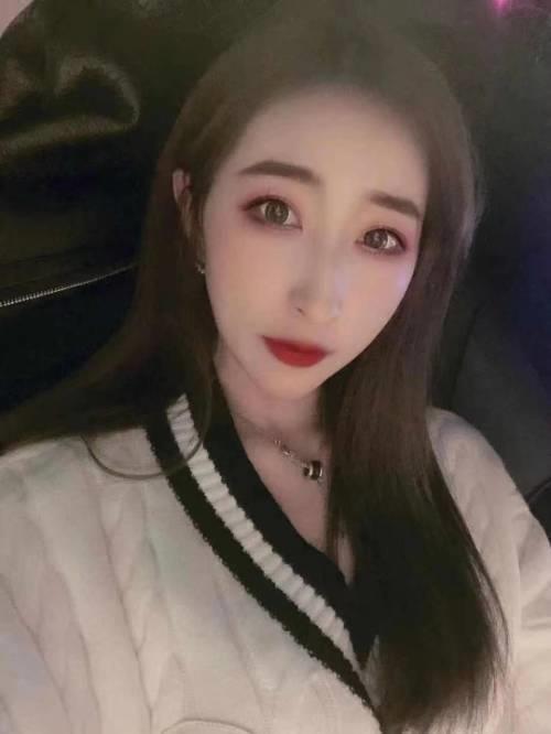 九头身长腿美女莹莹 第1张