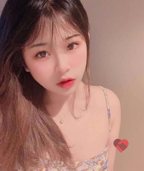 清纯小湿妹妹逼紧水多三点粉 第1张