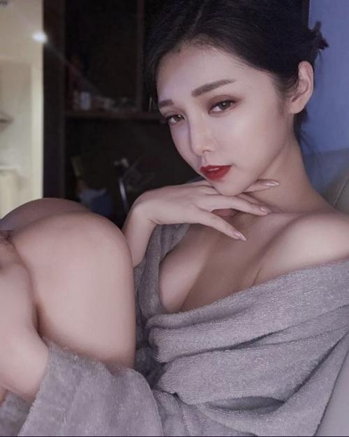 无锡性感尤物,身材极度诱惑,耶耶耶 第2张