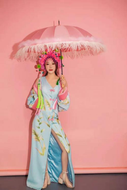 清纯可人的珊珊 第1张