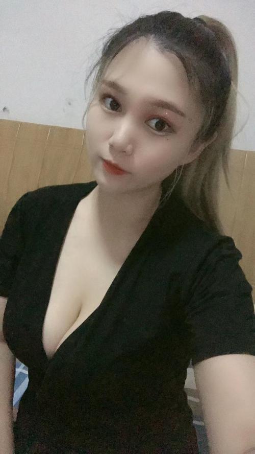 验证园区大胸 第1张