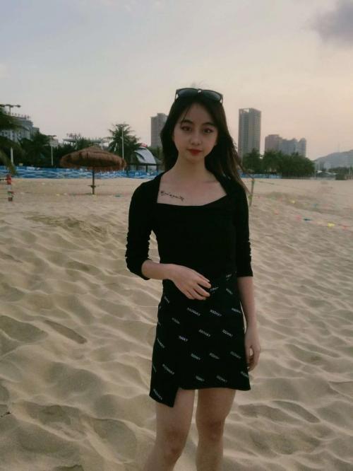清新小美女玲玲 第1张