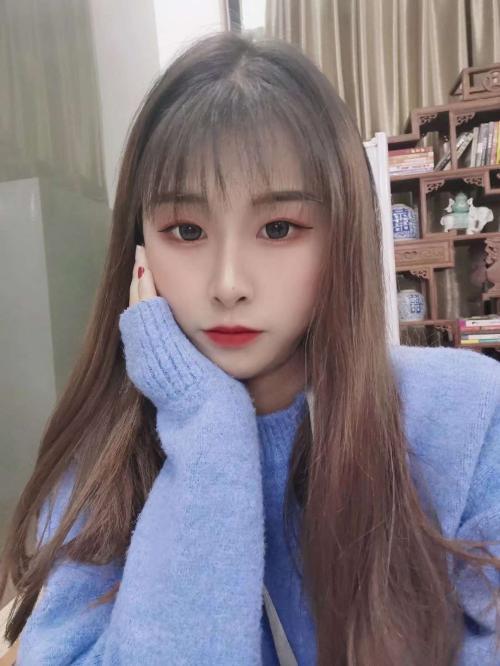 刚刚下海的00后 第1张