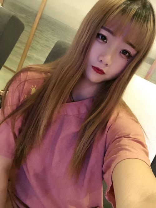 清纯小妹兼职口活好B嫩水多 第1张