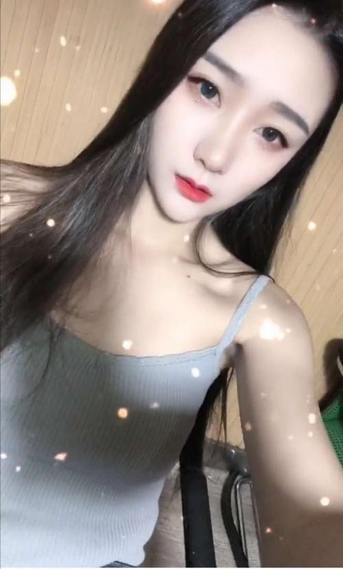 性感尤物，腿长逼紧，口活超棒。高潮喷水。 第1张