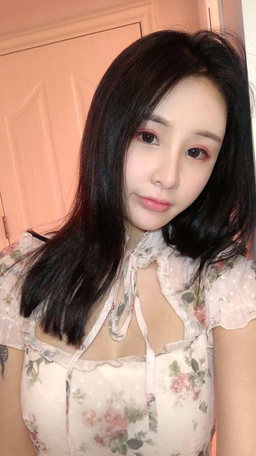 女人味十足性感美女漂亮身材好 第1张