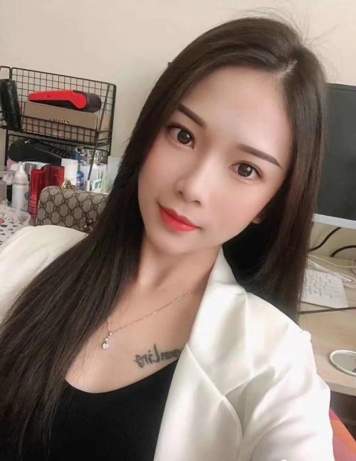 御姐范小邻家 第1张