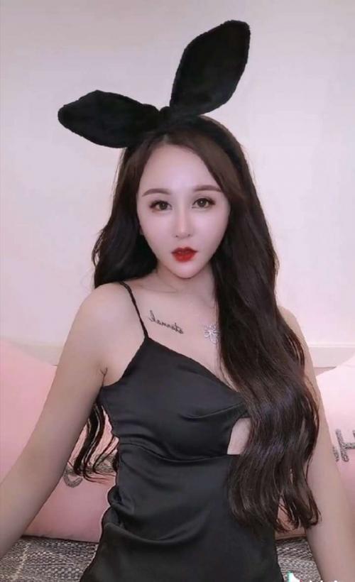 邻居家的小姐姐兼职超嫩 第2张