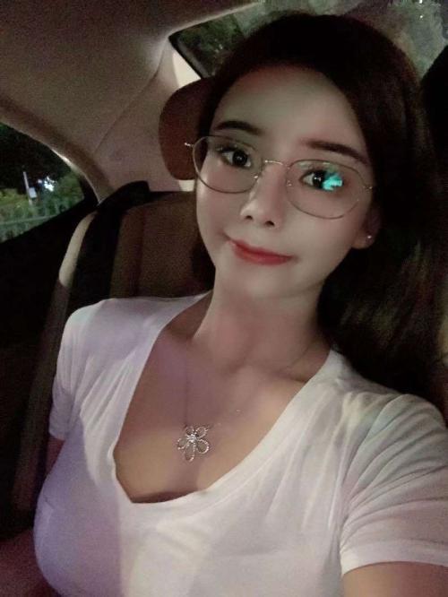 已验证西城纪四眼妹可可老师 第1张