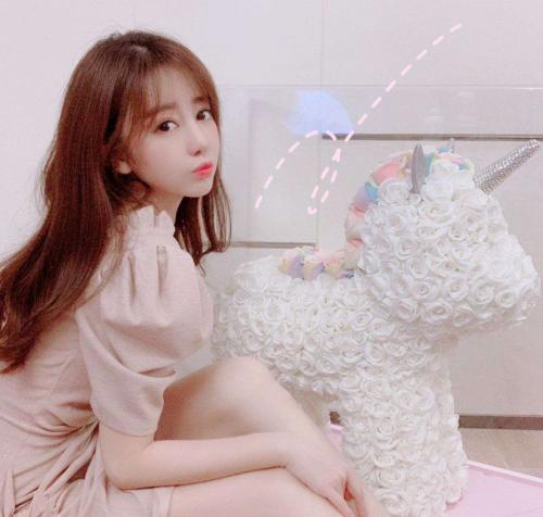 温柔体贴小妹来兼职活好水多 第2张