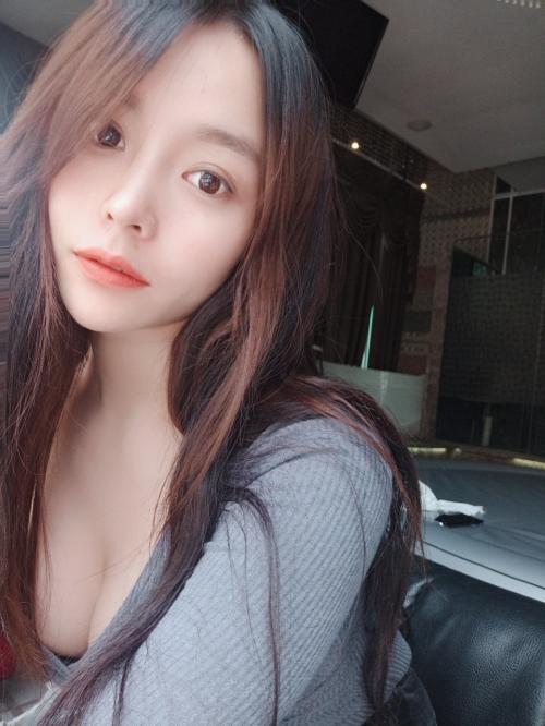 身材颜值在线的小妹妹 第2张