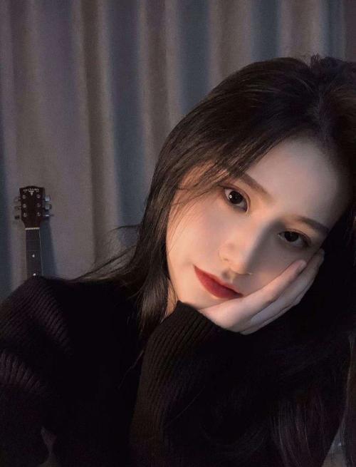 柳叶逼，粉粉的乳头，白白的屁股，长腿美女等哥哥来草， 第2张