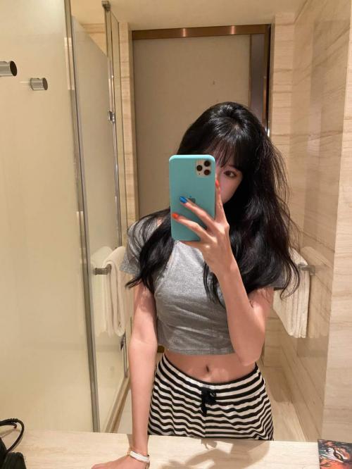 兼职肤白貌美大长腿妹子 第1张