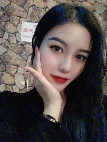 小马甲线的小甜心 第3张