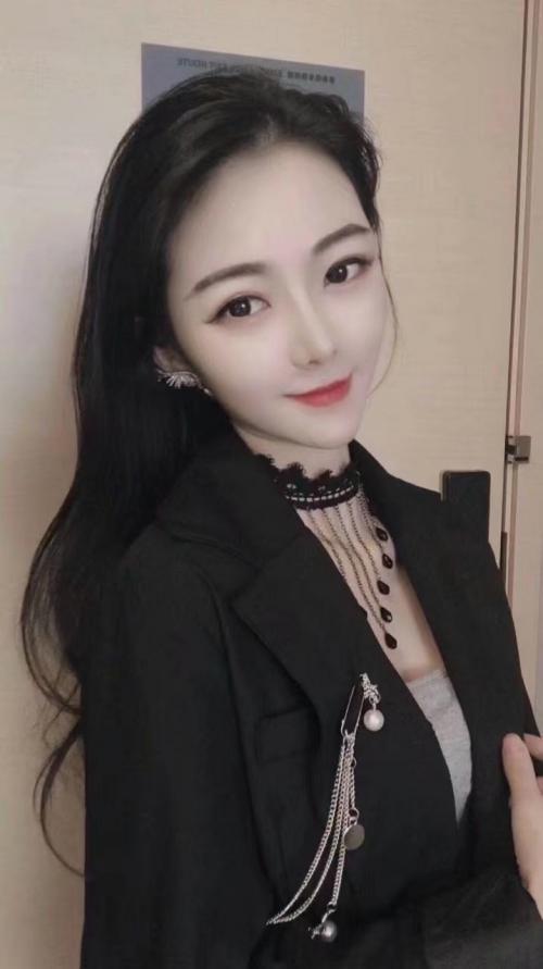 无锡新吴在线170高挑身材的小美女 第1张